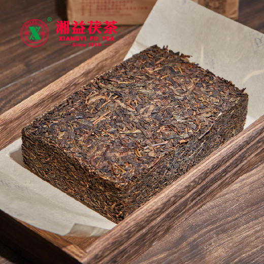 安化黑茶 | 湘益 2024年新款 红丝带 茯茶 400g/砖 商品图3