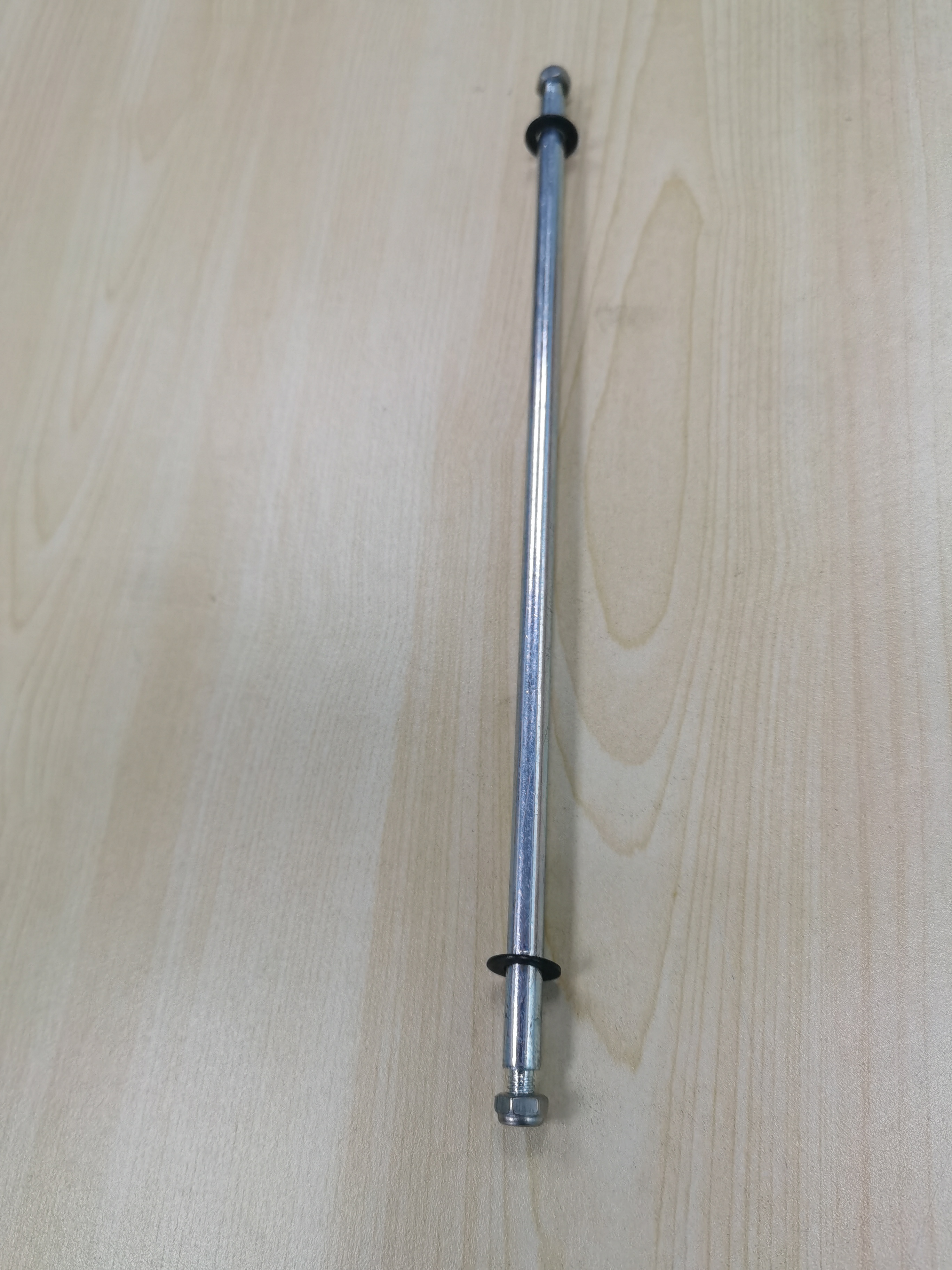 卡片车后轮固定螺杆