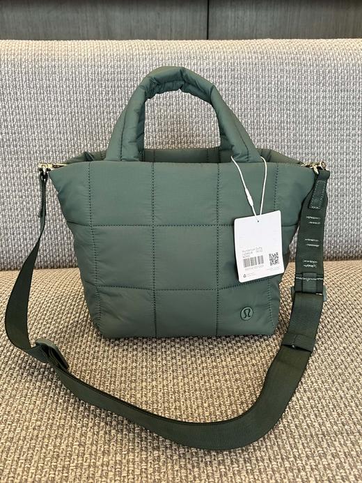 点此购买 露露Quilted Grid女士手提斜挎包 bk 301775 商品图2