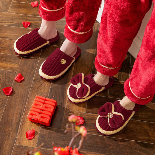 【期待所有美好，与你相遇~】结婚拖鞋 陪嫁婚礼喜庆 红色一对新郎新娘 情侣冬季 室内家用婚庆拼色拖鞋-QQ 商品图2