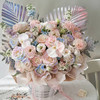 【快乐多巴胺】17枝白玫瑰➕5枝紫罗兰➕2枝蝴蝶兰➕3枝蓝星花➕2枝散尾葵➕2枝高山羊齿➕10枝多头粉边阳光洋桔梗➕新鲜配花配叶，高端大气时尚抱抱桶 商品缩略图0
