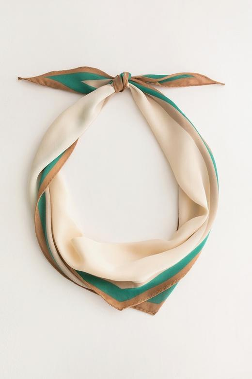 AVA 拼色条纹绸缎方巾 1659 商品图2