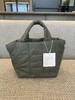 点此购买 露露Quilted Grid女士手提斜挎包 bk 301775 商品缩略图1