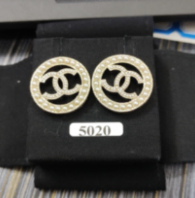 CHANEL  香奈儿 双C微标圆形珍珠耳钉 金色