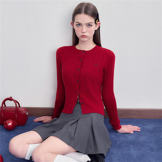 西遇短款针织衫外套女新款学院风长袖修身圆领毛衣开衫D3342317 商品图3