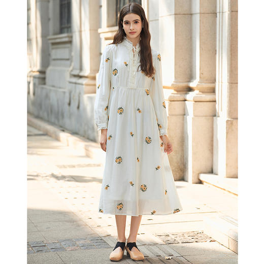 Famecoco范可儿立领重工绣花莱赛尔连衣裙FAB8FA017 商品图4