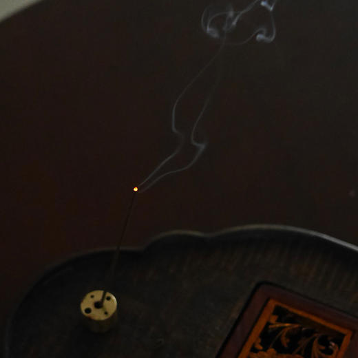 【娘娘甄选】 | 沉香虎斑棋霸王香2.0·【赠黄铜香插】天然原料线香·10g·约18-20根·本品不参与满赠满减 商品图3