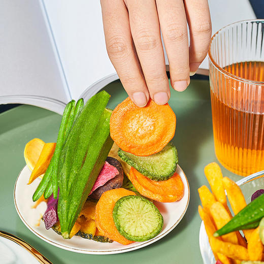 鲜记 综合果蔬脆500g  8种混合果蔬干 一咬嘎嘣脆  休闲零食 酥脆爽口 轻食生活   48小时发货 商品图3