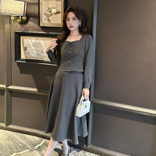 奢姿大码女装2025春季减龄波点方领两件套胖妹妹木耳边时尚套装9943955453 商品图1