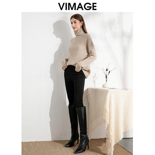 VIMAGE纬漫纪舒适保暖高领燕麦色100%绵羊毛针织衫24冬季新款VC2401302 商品图2