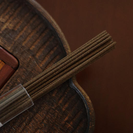 【娘娘甄选】 | 沉香虎斑棋霸王香2.0·【赠黄铜香插】天然原料线香·10g·约18-20根·本品不参与满赠满减 商品图8