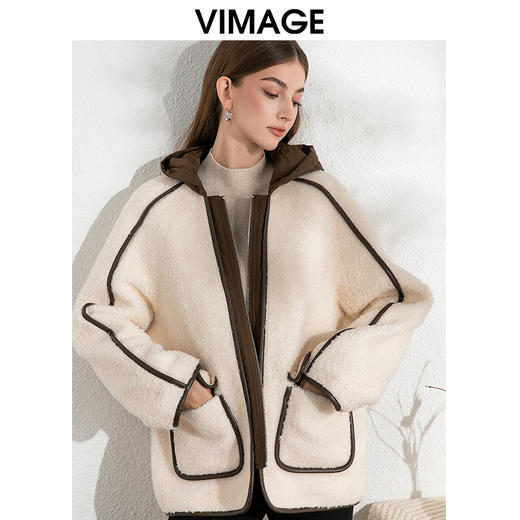 VIMAGE纬漫纪休闲连帽宽松羊毛保暖颗粒绒撞色外套冬季新款VD2403303 商品图1