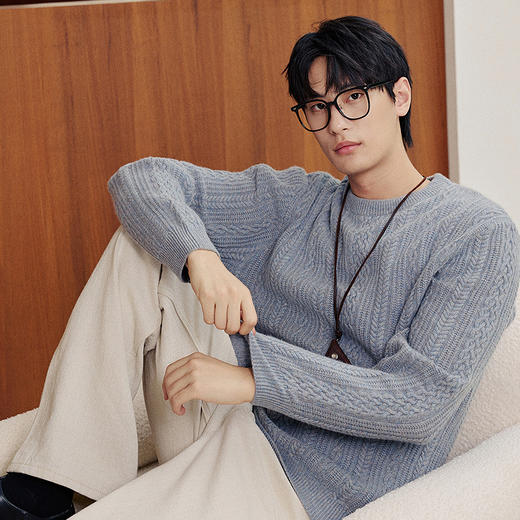 棉仓357826014-微宽松纯羊绒绞花圆领毛衣 商品图1