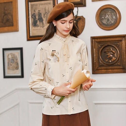 Famecoco全棉立领花朵刺绣正肩衬衫女秋冬FAB8BH025 商品图1