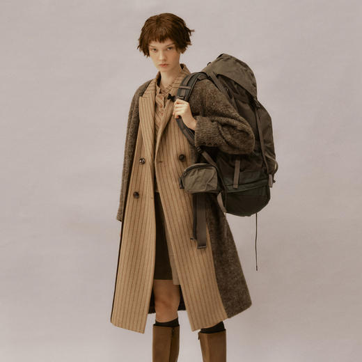 谜底设计感毛呢大衣女2024冬新品通勤复古风拼接长呢子244GD1680 商品图2