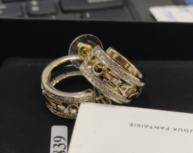 CHANEL  香奈儿 镂空字母镶钻耳钉