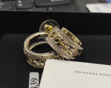 CHANEL  香奈儿 镂空字母镶钻耳钉 商品图0