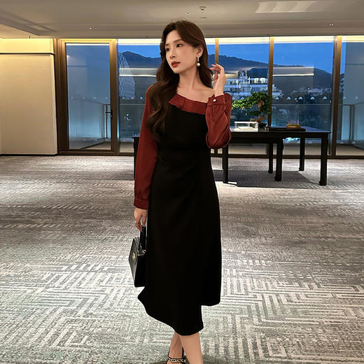 奢姿大码女装2025春季个性斜领时尚连衣裙胖妹妹气质成熟风假两件9943891261 商品图0