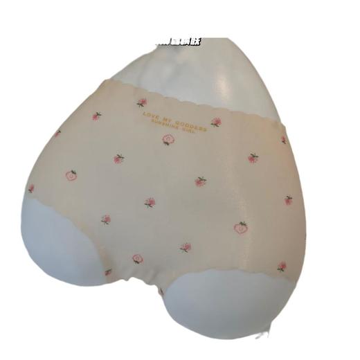 【新品福利！5条/礼盒装！】纯粹的草莓，轻薄速干，无痕贴身。舒适亲肤补水保湿五色随心，让你在夏日别样清新美。 商品图6