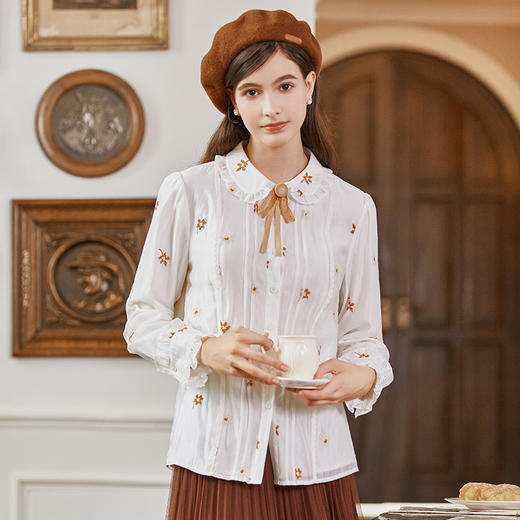 Famecoco花朵刺绣莱赛尔天丝白衬衣女优雅长袖打底FAB8BH002 商品图0