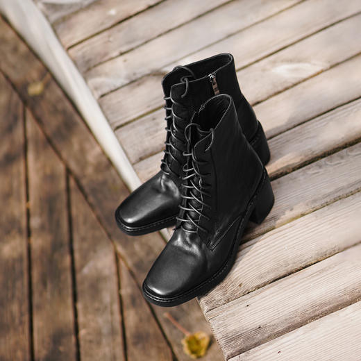 【阿么古纹马皮鞋】复古雅丹风绑带高跟短靴6CM英伦风职业时装靴女 商品图2