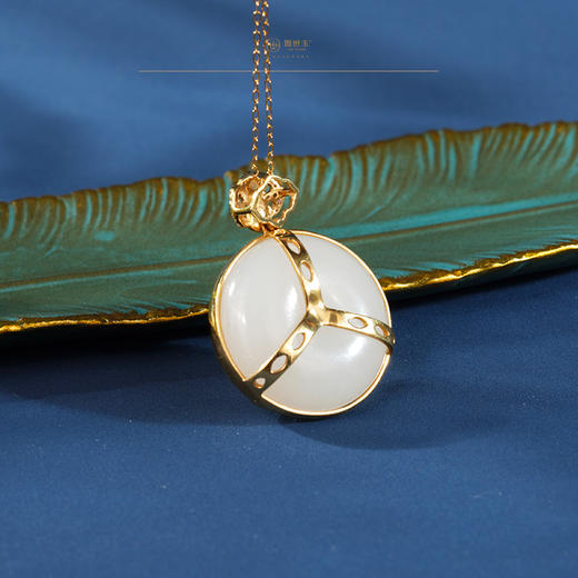 新疆国玉盟世玉和田玉金镶羊脂玉挂件 新疆系列【鹰之梦】【带证书·顺丰物流】 商品图3