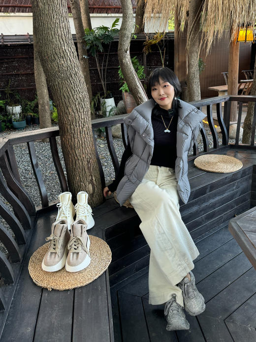 花花团醉新款篙端短靴休闲运动鞋！合作国内鼎尖代工厂制作  质感细腻丝滑，如奶油蛋糕般绵软的触感！全真皮包裹，脚感超柔如云朵般包裹～du家开模定制大底轻盈防滑，走感舒适安心 商品图4