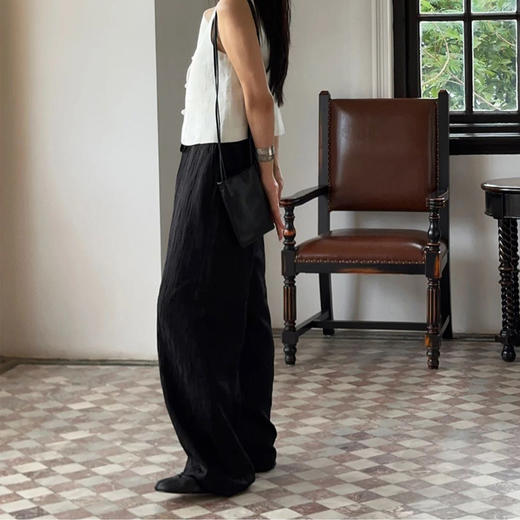 【顺丰包邮】80653 洛诗琳秋季新款高奢设计感褶皱条纹醋酸缎长裤182 商品图4