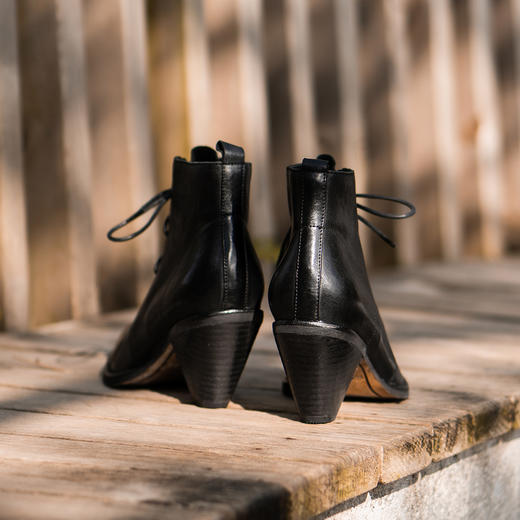 【阿么古纹马皮鞋】小众高级感设计绑带短靴女异形跟6CM复古英伦风 商品图4