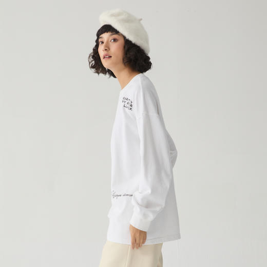 谜底圆领T恤长袖女2024冬新品休闲百搭宽松磨毛刺绣上衣244MT1658 商品图1