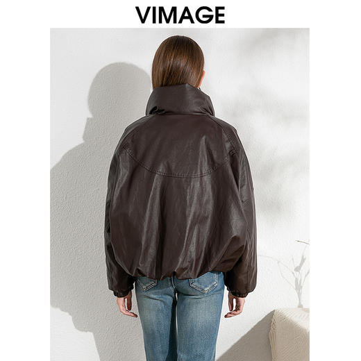 VIMAGE纬漫纪帅气立领时尚复古鹅绒保暖皮羽绒外套冬季新款VD2411309 商品图11