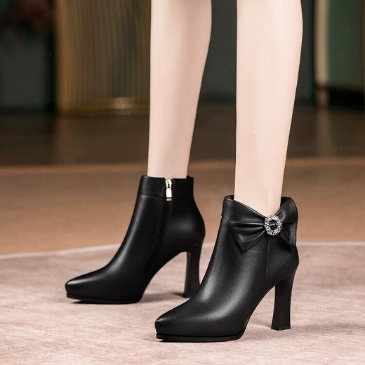 【预售5天】水钻蝴蝶结粗跟短靴，尖头白色真皮高跟靴子JQR&G3626 商品图0