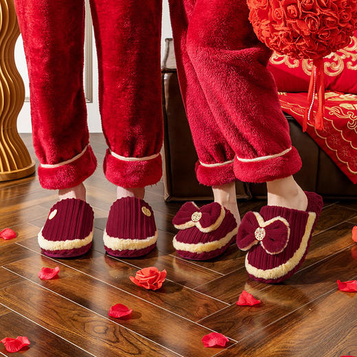 【期待所有美好，与你相遇~】结婚拖鞋 陪嫁婚礼喜庆 红色一对新郎新娘 情侣冬季 室内家用婚庆拼色拖鞋-QQ 商品图1