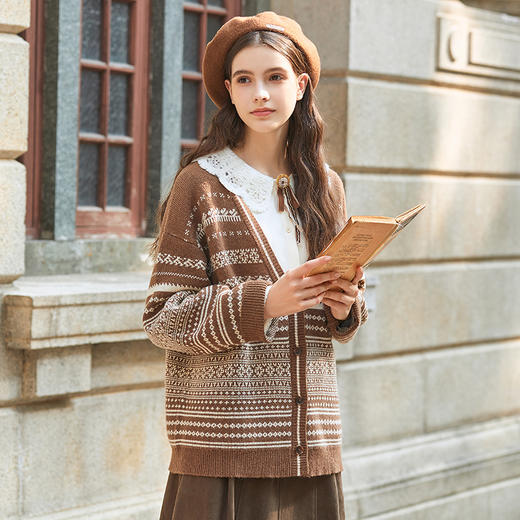 Famecoco范可儿复古v领提花针织毛衣开衫女FAB8DE020 商品图0