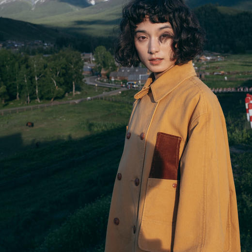 谜底大廓形A型长风衣女2024冬季新品简洁利落大口袋外套244ME1675 商品图1