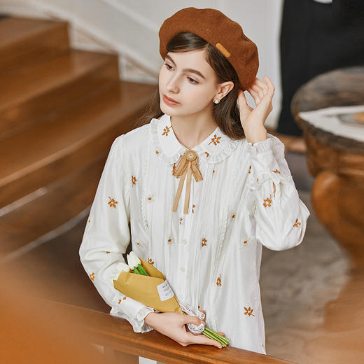 Famecoco花朵刺绣莱赛尔天丝白衬衣女优雅长袖打底FAB8BH002 商品图2