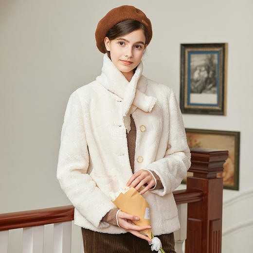 Famecoco范可儿保暖毛绒外套女秋冬附围巾FAB8AB023 商品图2