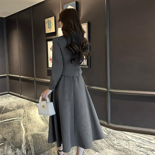 奢姿大码女装2025春季减龄波点方领两件套胖妹妹木耳边时尚套装9943955453 商品图3