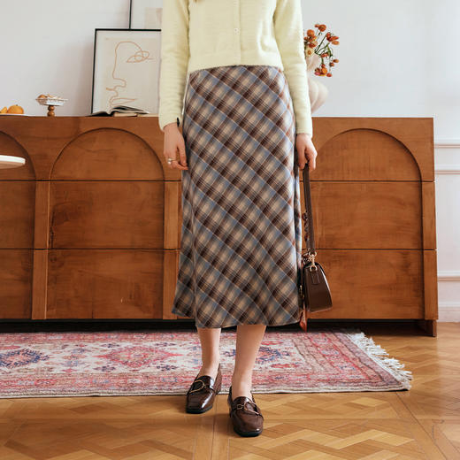 OLrain欧芮儿格纹半身裙女秋季2024年新款复古通勤斜裁鱼尾半裙 商品图0