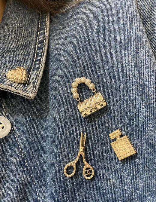 香奈儿包包胸针本季度超火系列，一直默默的在出单，现在有点小现huo才敢发上来！（XJ） 商品图5