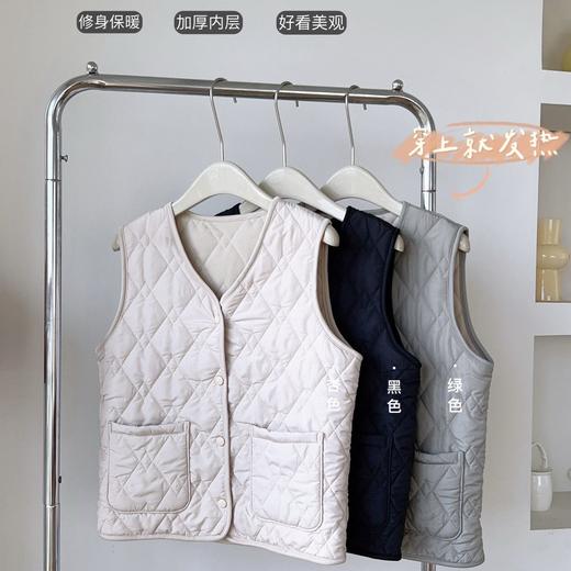 【精致不臃肿】御寒三色排扣小马甲 修身保暖加厚内层 面料柔软时尚百搭 商品图6