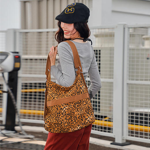 纪念日百货时尚百搭潮酷豹纹两用休闲双肩包159348965 商品图1