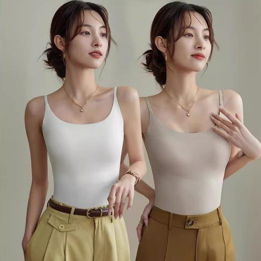 【2件更实惠】冰丝吊带，美背显瘦；自带胸垫，内外皆可穿。无痕设计，透气薄款；长衣遮臀，打底必备。 商品图0