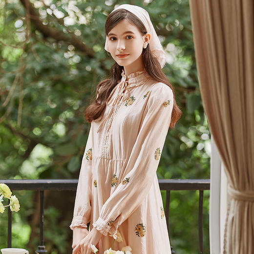 Famecoco范可儿立领重工绣花莱赛尔连衣裙FAB8FA017 商品图2