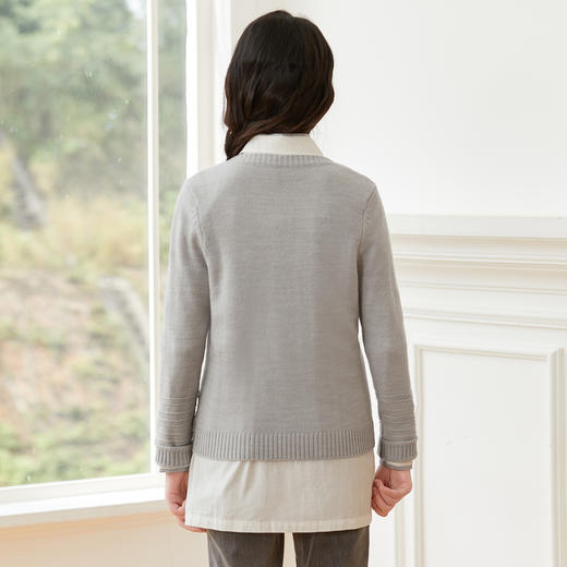 Famecoco范可儿秋冬气质显瘦圆领半开襟设计感保暖舒适套头毛衫F228DB013 商品图3