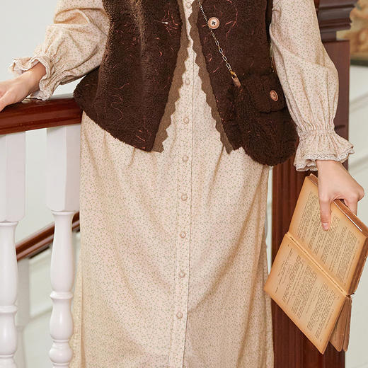 Famecoco范可儿娃娃领碎花a字连衣裙女秋冬FAB8FA003 商品图3