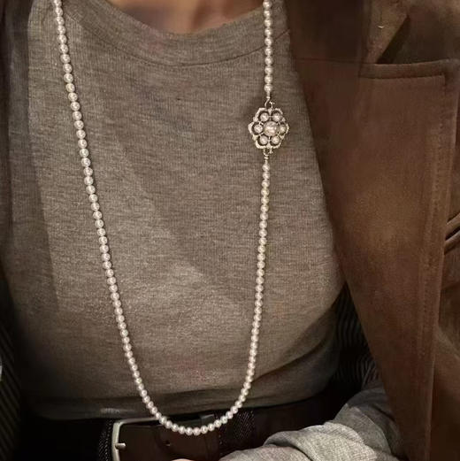 一款多戴！好好看的一个款式呀。可以拆卸的雪花扣子。秋冬天的浪漫氛围感。秋冬需要的存在感来了。4-5mm天然珍珠，还有雪花   5-6，6-7m的天然珍珠。都是很亮很亮的光线。 商品图0