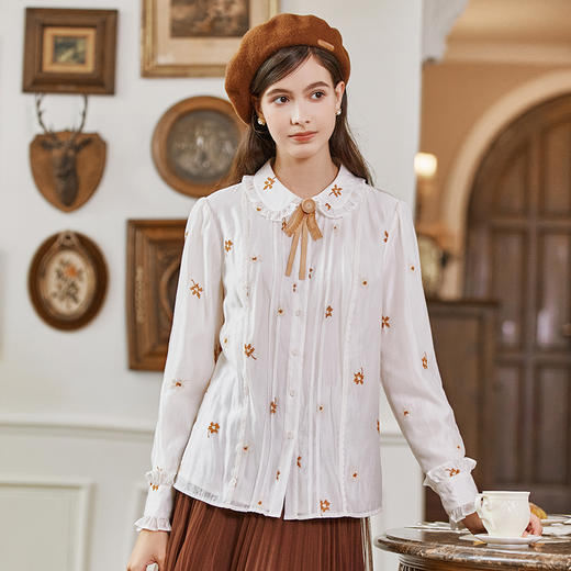 Famecoco花朵刺绣莱赛尔天丝白衬衣女优雅长袖打底FAB8BH002 商品图1