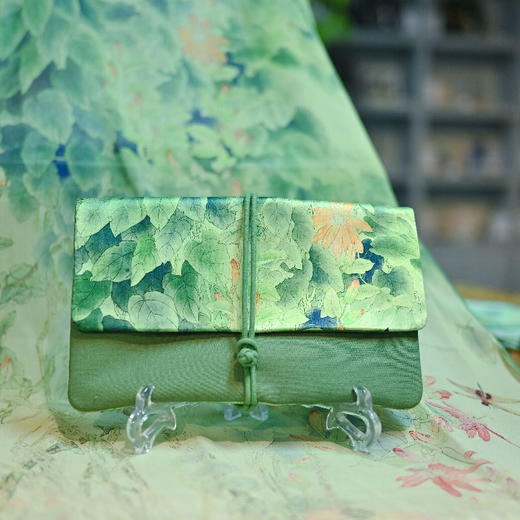 金泉宝墨出品 鲍海斌老师原作凝翠真丝手拿包百搭女包 商品图0