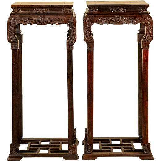 二十世纪 红木蝠云纹束腰三弯腿带拖泥方香几（一对） 商品图5